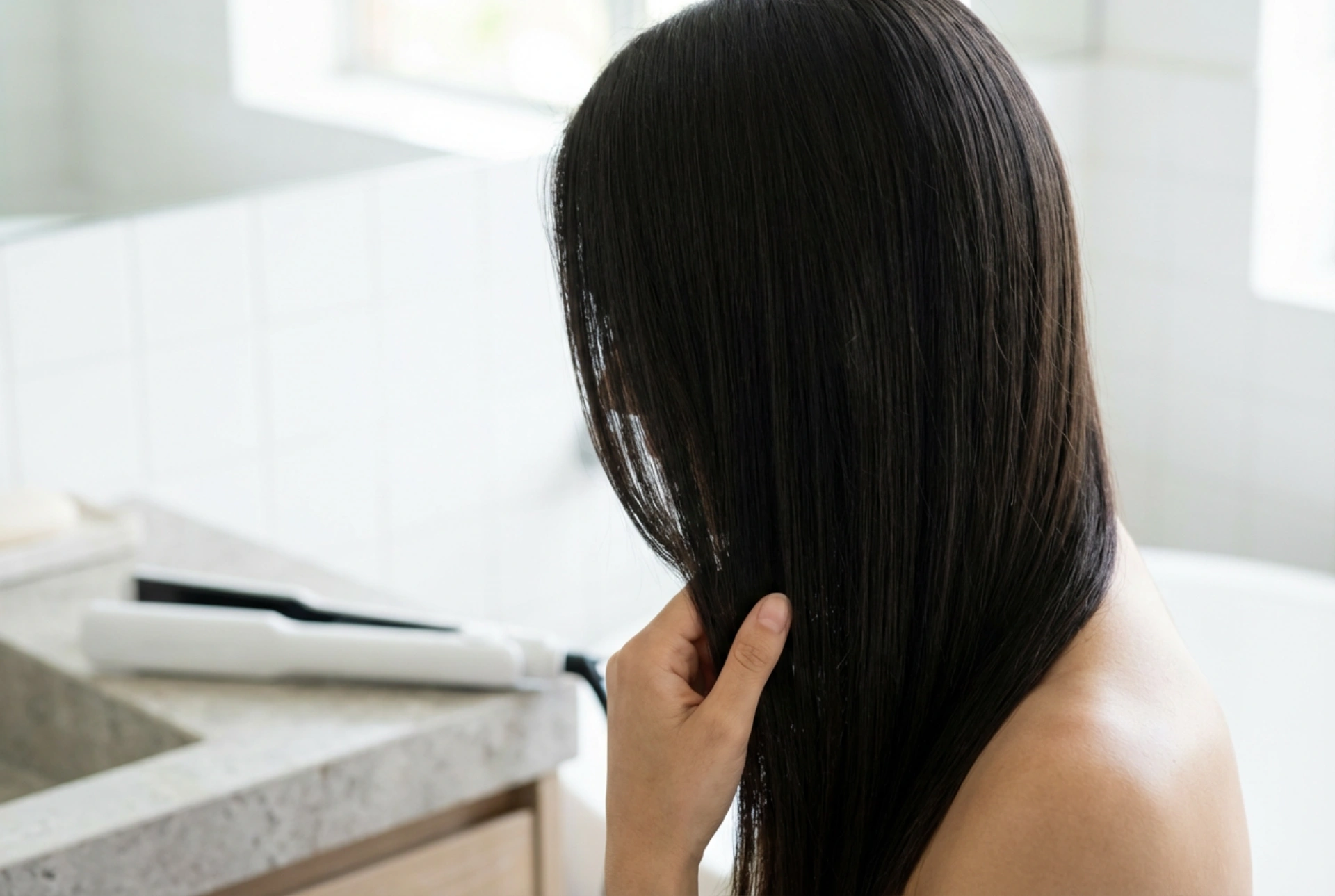 Keratinli Saç Düzleştirici: Pürüzsüz Bukleler, Parlaklık ve Yüksek Isıya Karşı Koruma