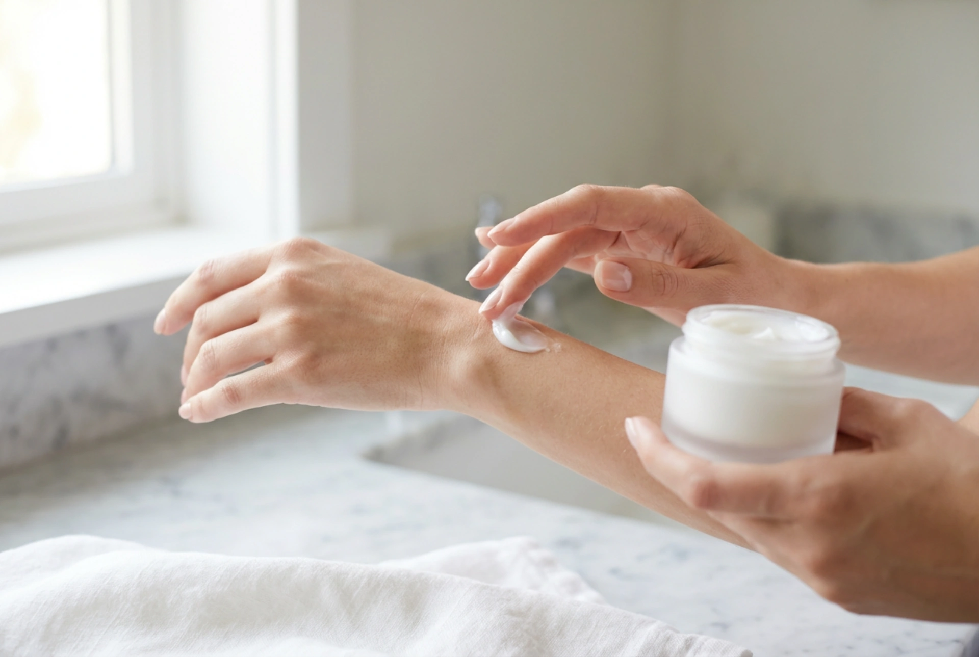 Hassas Bölgeler İçin Tüy Dökücü Krem: Kadınlar İçin Seçim ve Uygulama