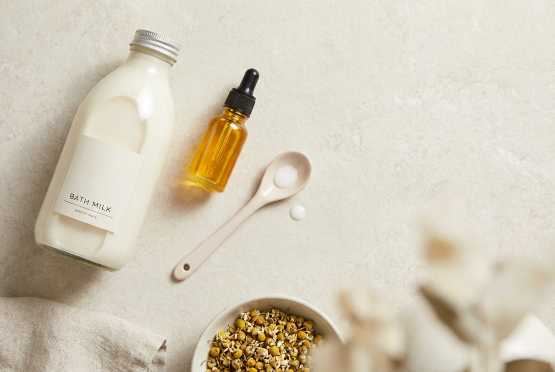 Banyo Sütü: Nasıl Dozajlanır, Yağlarla Birleştirilir ve Cilt Bakımı Yapılır