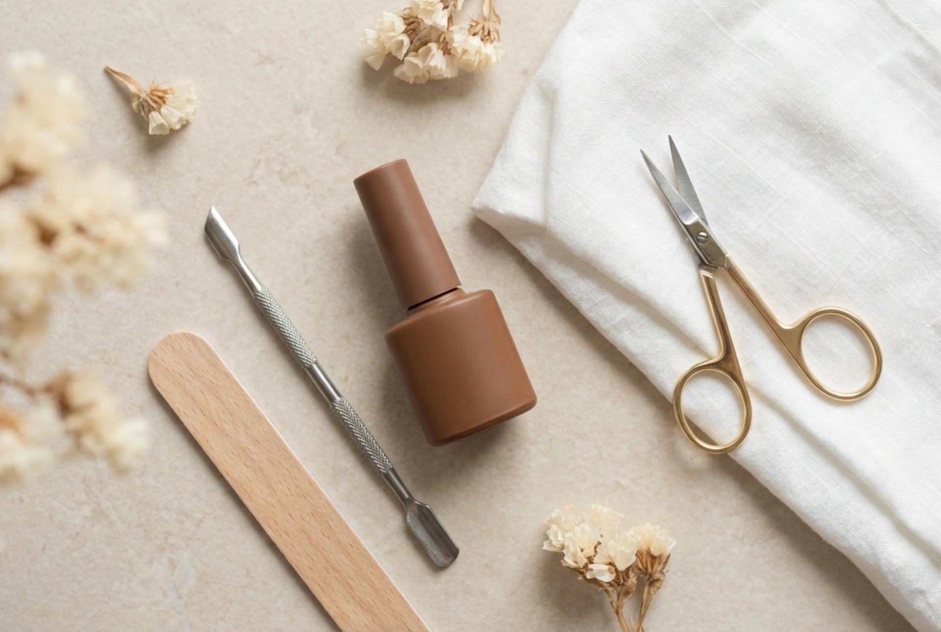 Zarif Bir Görünüm İçin Kahverengi Kalıcı Oje: Hazırlık ve Uygulama