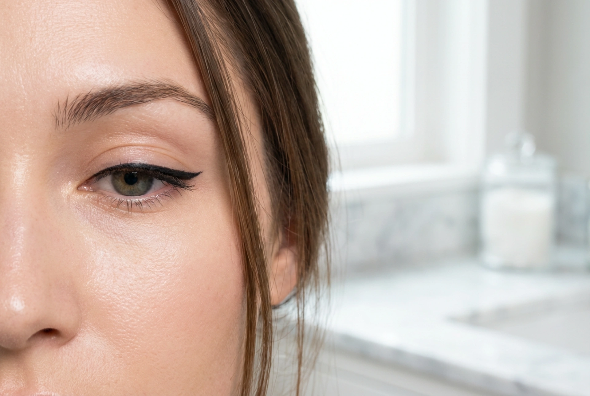 Düşük Göz Kapağı İçin Eyeliner Nasıl Çekilir? Adım Adım İpuçları