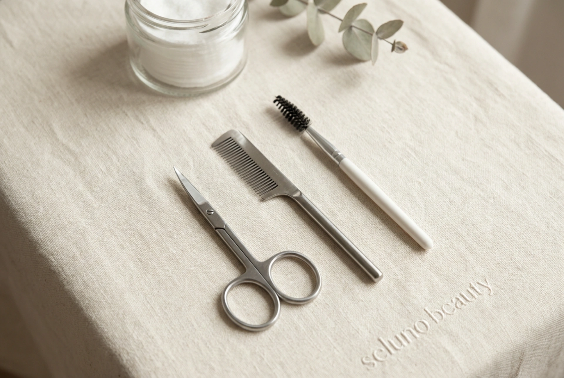 Kaş Kısaltma: Makas, Tarak ve Adım Adım Hassas Teknik